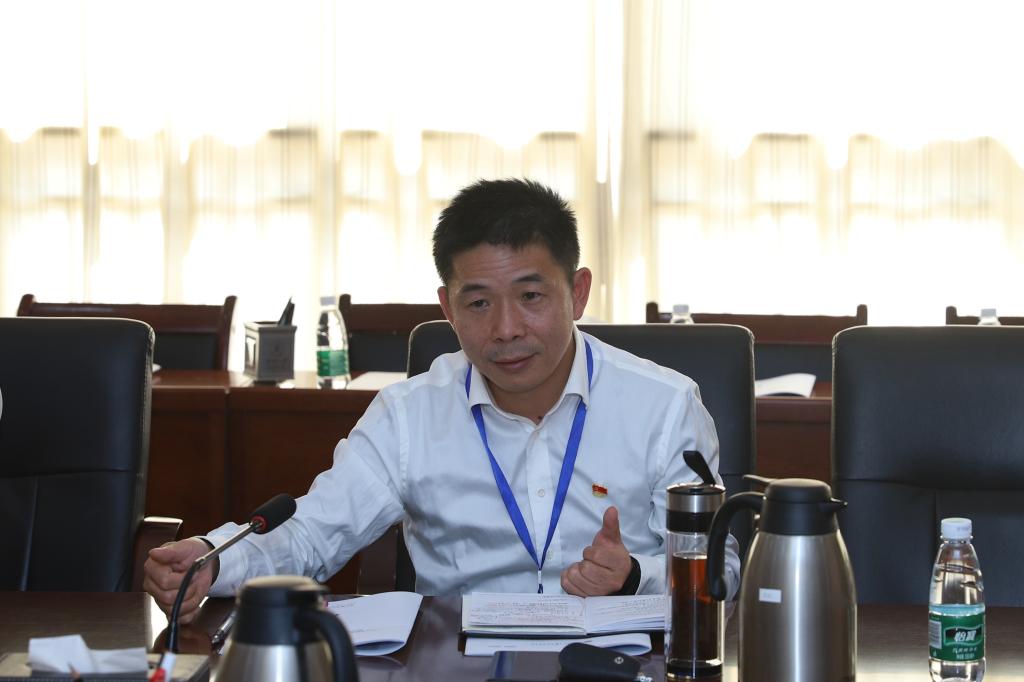 何锦龙肯定了大家的努力和工作成绩,同时指出要正视工作不足,努力补齐